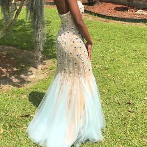 Beautiful prom dress!